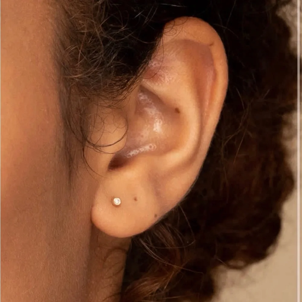 Mejuri Single Tiny Diamond Stud - Picture 1 of 16